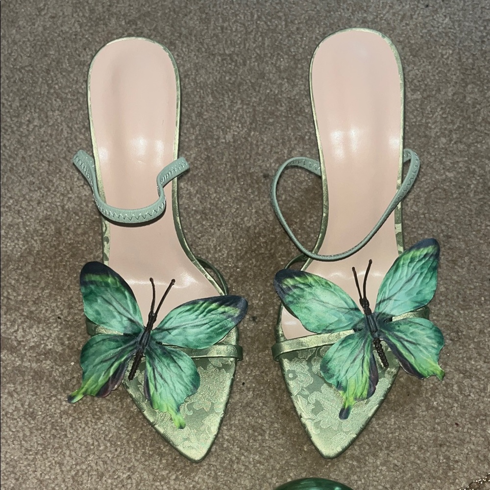 💚GREEN BUTTERFLY HEELS